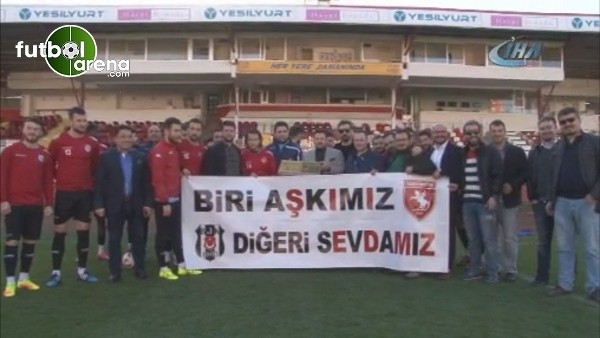 Beşiktaşlı taraftarlardan Samsunspora forma desteği