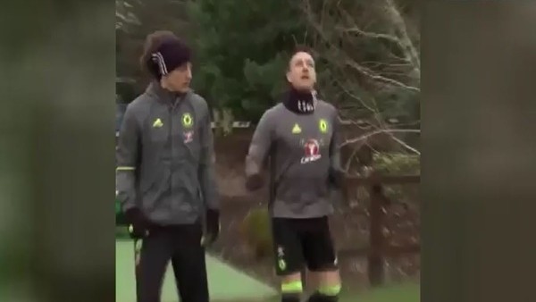 John Terry, Mesut Özil'e özendi!