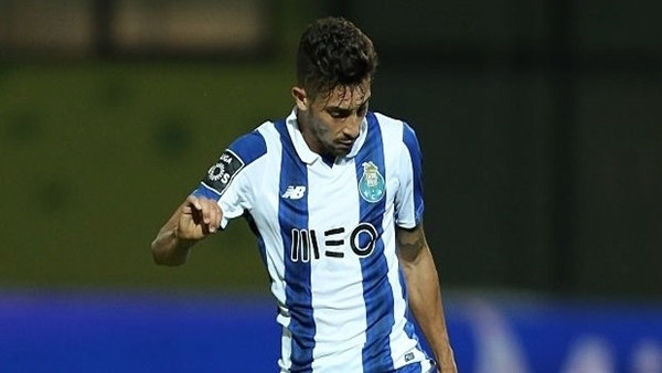 Maçın adamı Alex Telles!