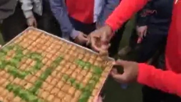 Eto'o'ya baklava sürprizi