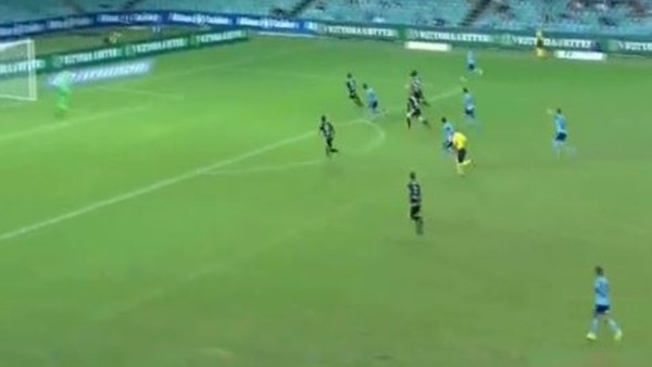 Bobo gollerine devam ediyor