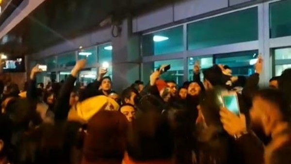 Kayserisporlu taraftarlardan galibiyet şarkısı