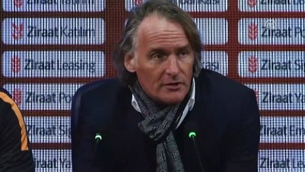 Riekerink: 'Emre Belözoğlu'nun kırmızı kart görmesi gerekirdi'