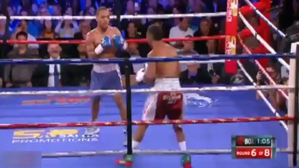 Öyle bir yumruk yedi ki...