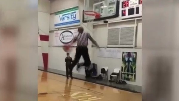 ABD'li hakem smaçlarıyla sosyal medyayı sallıyor!