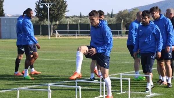 Akhisar Belediyespor'da Başakşehir maçı hazırlıkları sürüyor