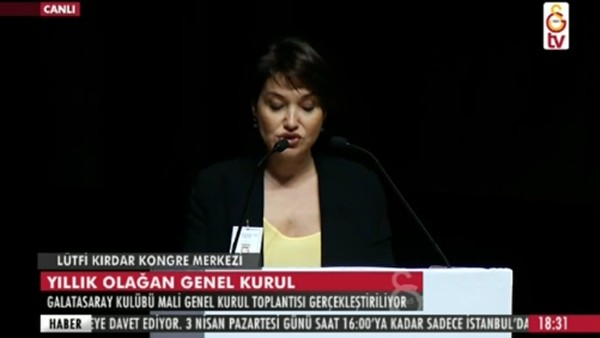 Begüm Özkan: 'Lütfen istifa edin'