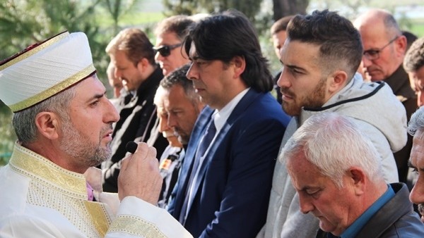 Harun Tekinden dedesine veda