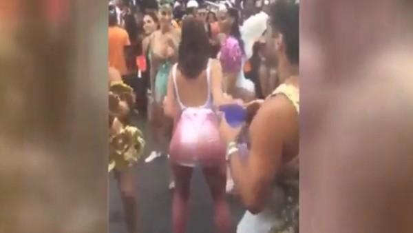 Neymar'ın kız arkadaşından çılgın dans