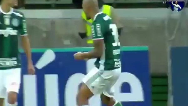 Felipe Melo Brezilya'yı sallamaya devam ediyor