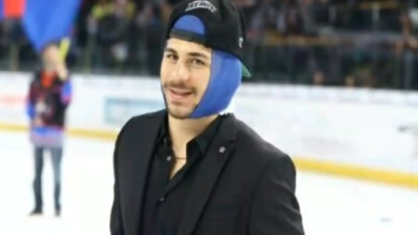 Türk oyuncunun kulağı koptu