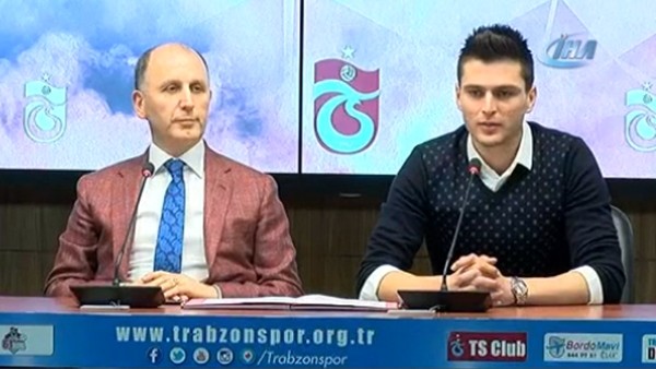 Okay Yokuşlu imzayı attı!