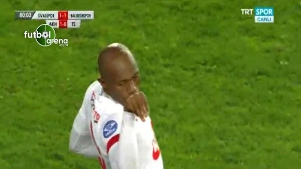 Nusret sevinci yaptı, sarı kart gördü