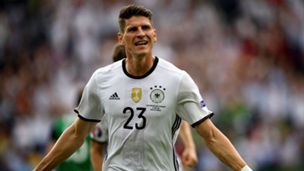Mario Gomez milli formayla gollerine devam ediyor