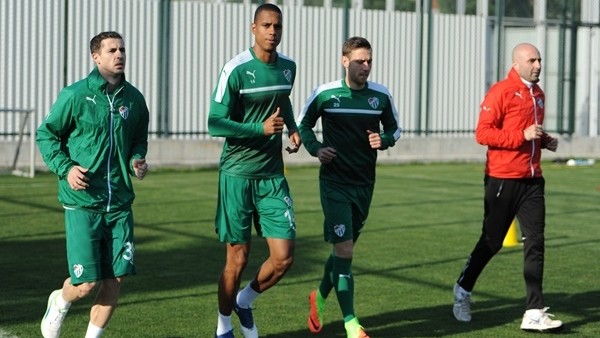 Bursaspor'da Stancu, Jovic ve Faty Konyaspor'a karşı yok