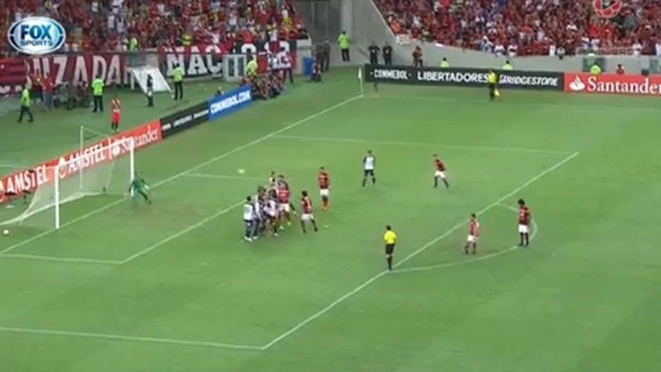 Diego Ribas'tan müthiş frikik