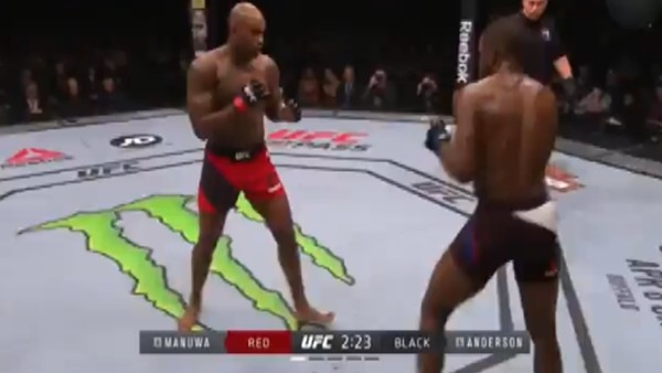 Jimi Manuwa'dan 'öldüren' yumruk!