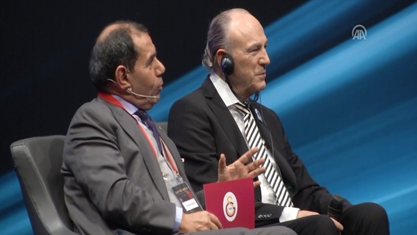 Dursun Özbek ve Fikret Orman'ın Futbol Zirvesindeki konuşması