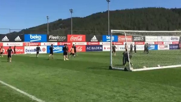 Cenk Tosun, Tolga Zengin'i avladı