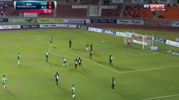 Kaleciden inanılmaz hata