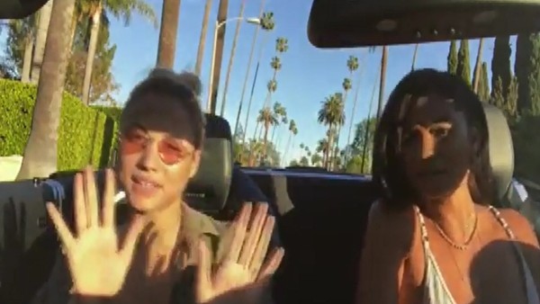 Rose Bertram şarkı sözlerini unuttu