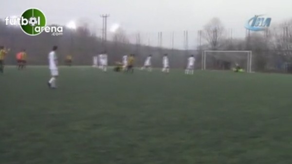 Amatör Lig maçında taraftarlar birbirlerine girdi