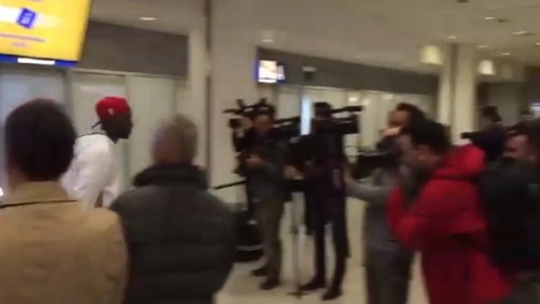 Beşiktaşlı taraftarlardan Atiba'ya büyük sevgi seli