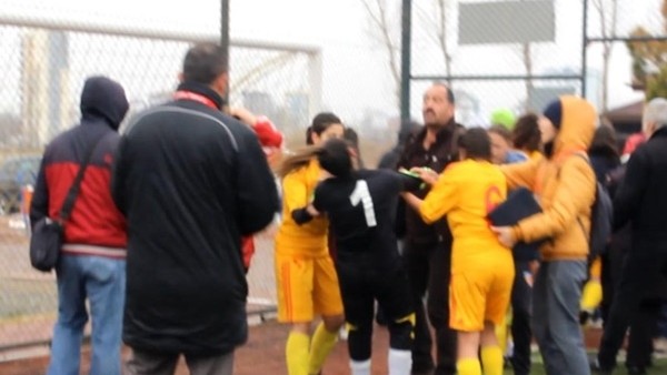 Kayseri'de kadınlar birbirine girdi!