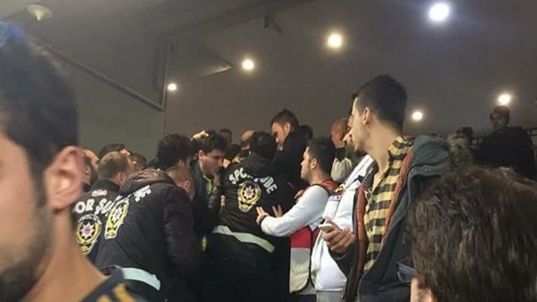 Kadıköy'de istifa kavgası