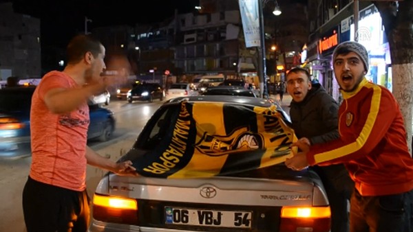 Evkur Yeni Malatyasporlu taraftarların liderlik sevinci