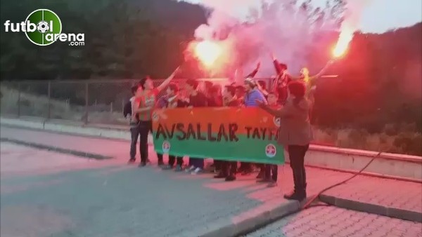 Alanyaspor taraftarları Fenerbahçe maçını büyük bir coşkuyla bekliyor.