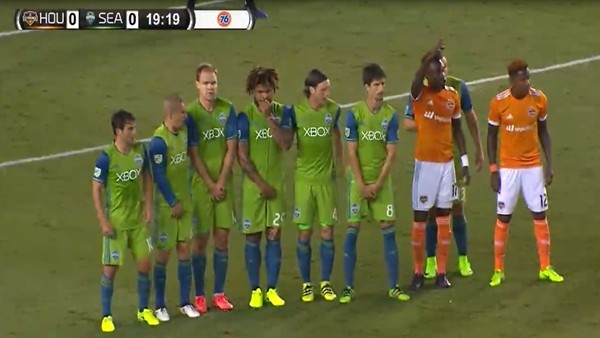 Cubo Torres frikikten avladı