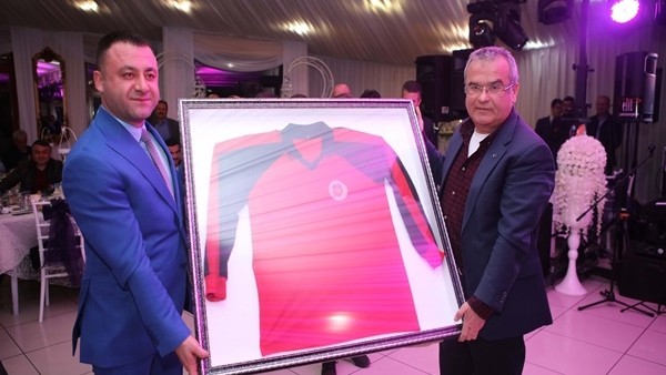 50 yıllık forma, 106 bin TLye alıcı buldu