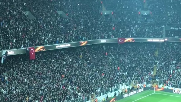 Vodafone Arena'da santra sonrası üçlü