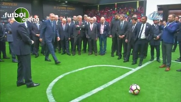 Cumhurbaşkanı Erdoğan'dan Marcel Desailly'e penaltı