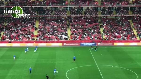 Antalya stadında, Türkiye - Finlandiya maçı öncesi 'Mehter Marşı'