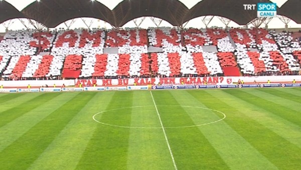 Samsunsporlu taraftarlardan muhtşeem koreografi!