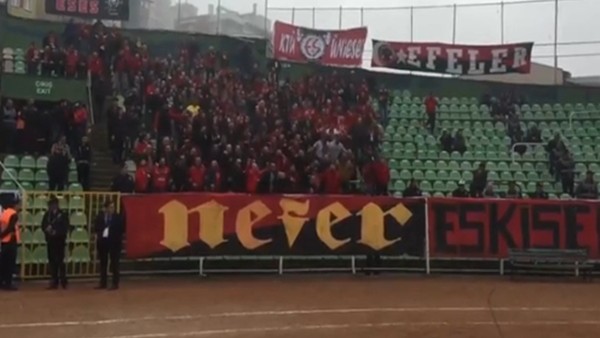 Eskişehirspor taraftarından tezahürat