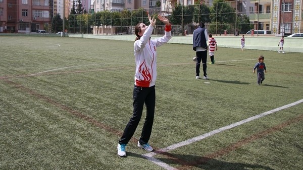 İşitme engelli milli voleybolcunun çilesi