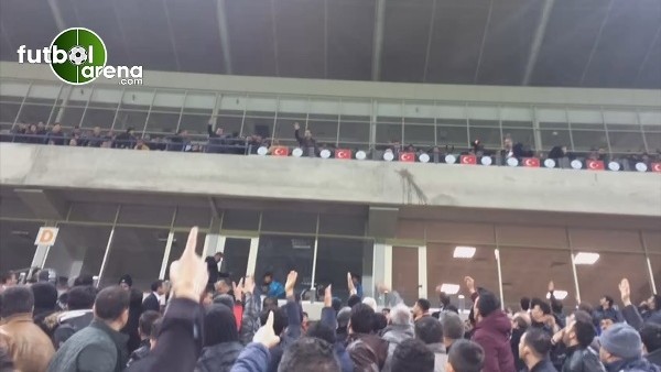 Gaziantepspor - Kasımpaşa maçında protesto sonrası kavga çıktı