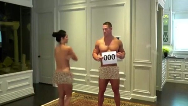 Takipçileri için böyle soyundular!