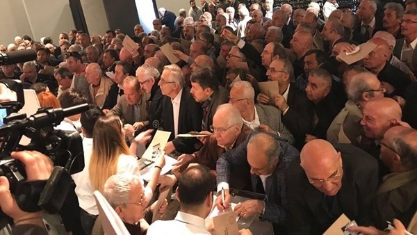 Beşiktaş'ta divan kurulu başkanlık seçimi için oy verme işlemi başladı