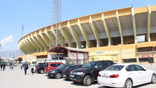 Asırlık kulüp hacizden döndü