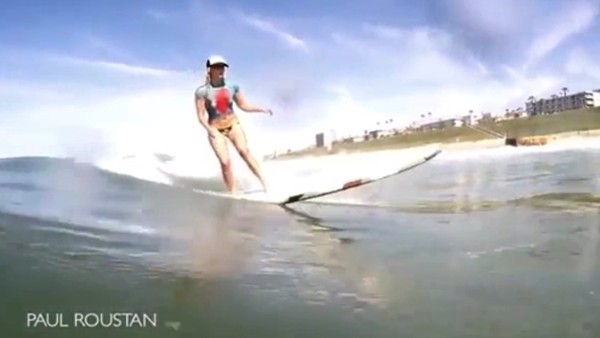 Sanat için çıplak sörf yaptılar