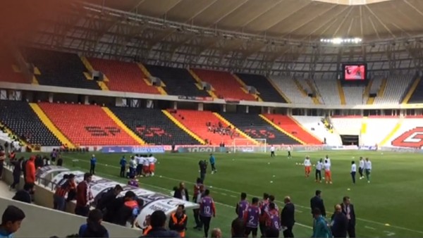 Gaziantep'te tribünler boş kaldı