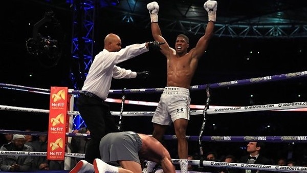 Anthony Joshua, Wladimir Klitschko'yu nakavt etti