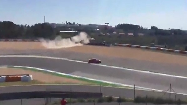 Ferrari'yi toplayamayınca kaza kaçınılmaz oldu
