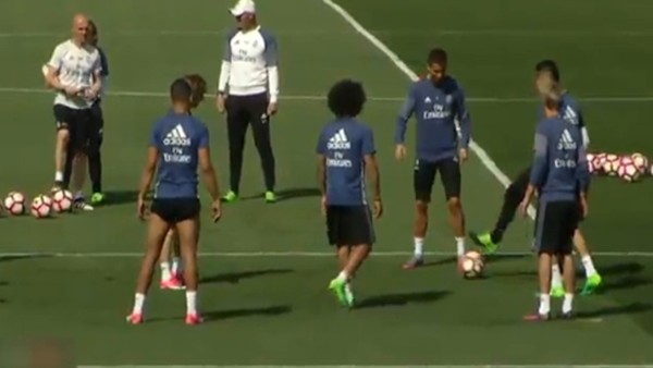 Cristiano Ronaldo'dan elastik pas