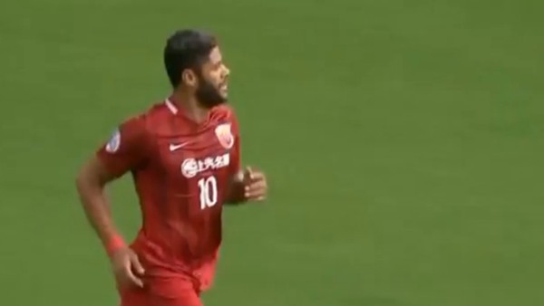 Hulk 30 metreden bombaladı!