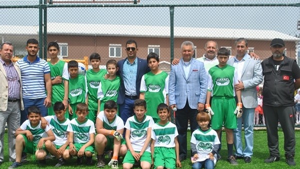 Mehmet Topal, Suriyeli yetim çocukları sevindirdi